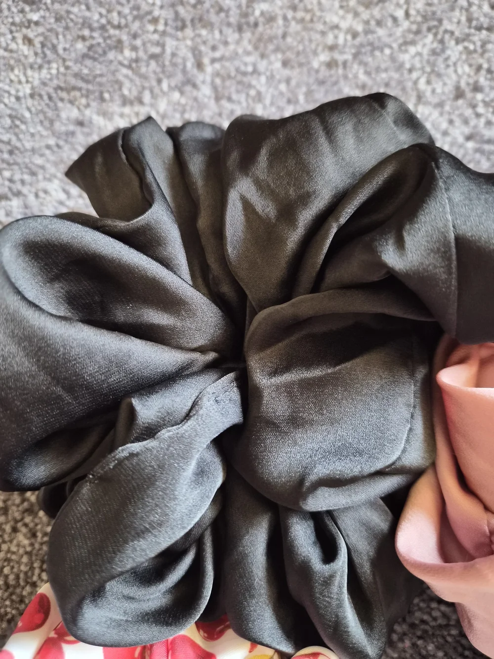 Kitsch/Piper J Set of 4 Oversized Satin Scrunchies - Black, Blush, Cherry, Lemon